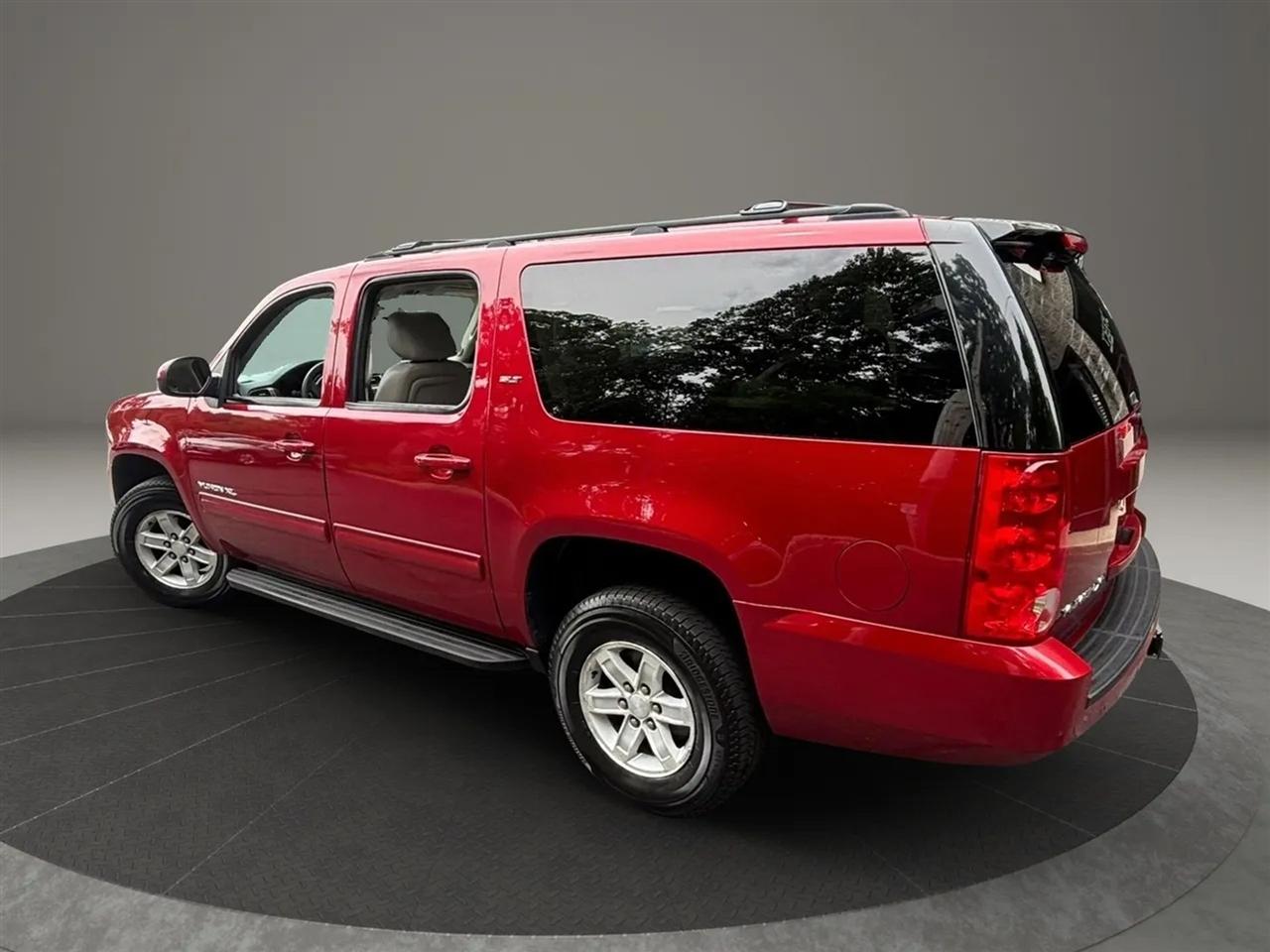 GMC Yukon XL SLT 1/2 Ton 4WD 2013