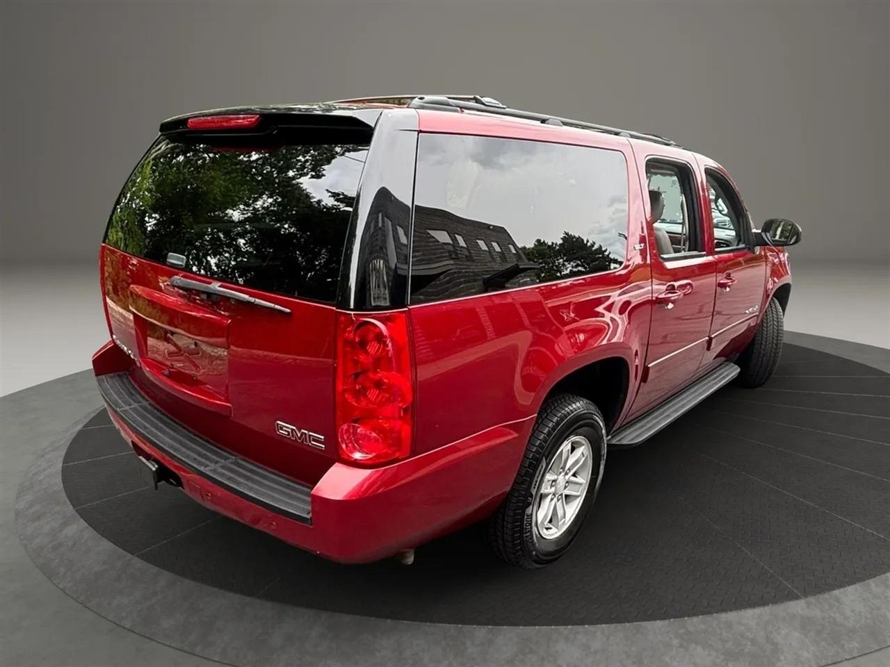 GMC Yukon XL SLT 1/2 Ton 4WD 2013