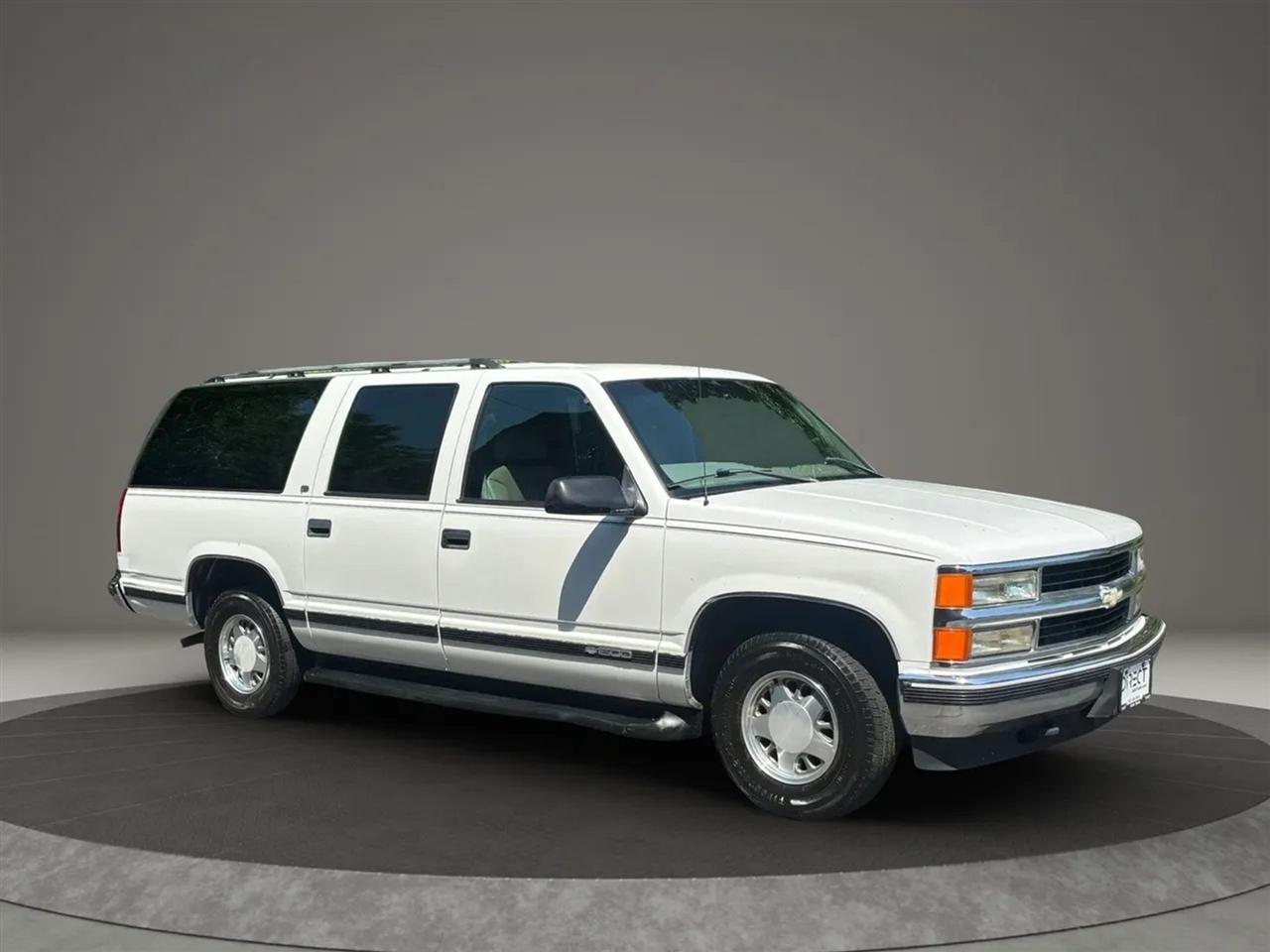 Chevrolet Suburban C1500 2WD 1999