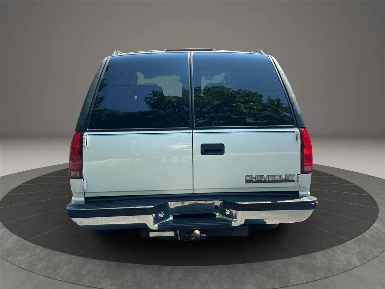 Chevrolet Suburban C1500 2WD 1999