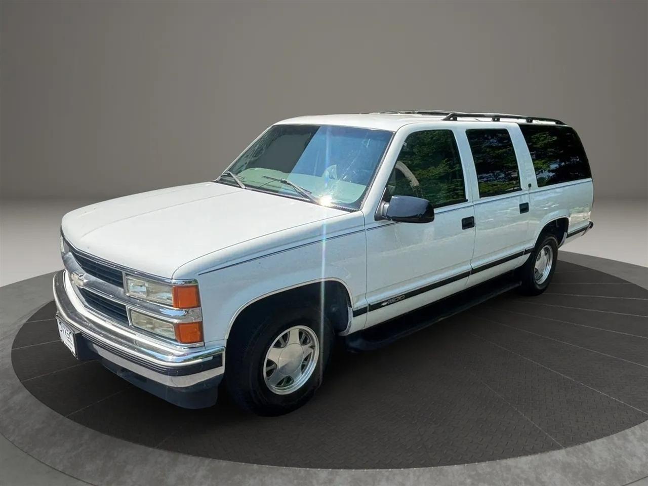 Chevrolet Suburban C1500 2WD 1999