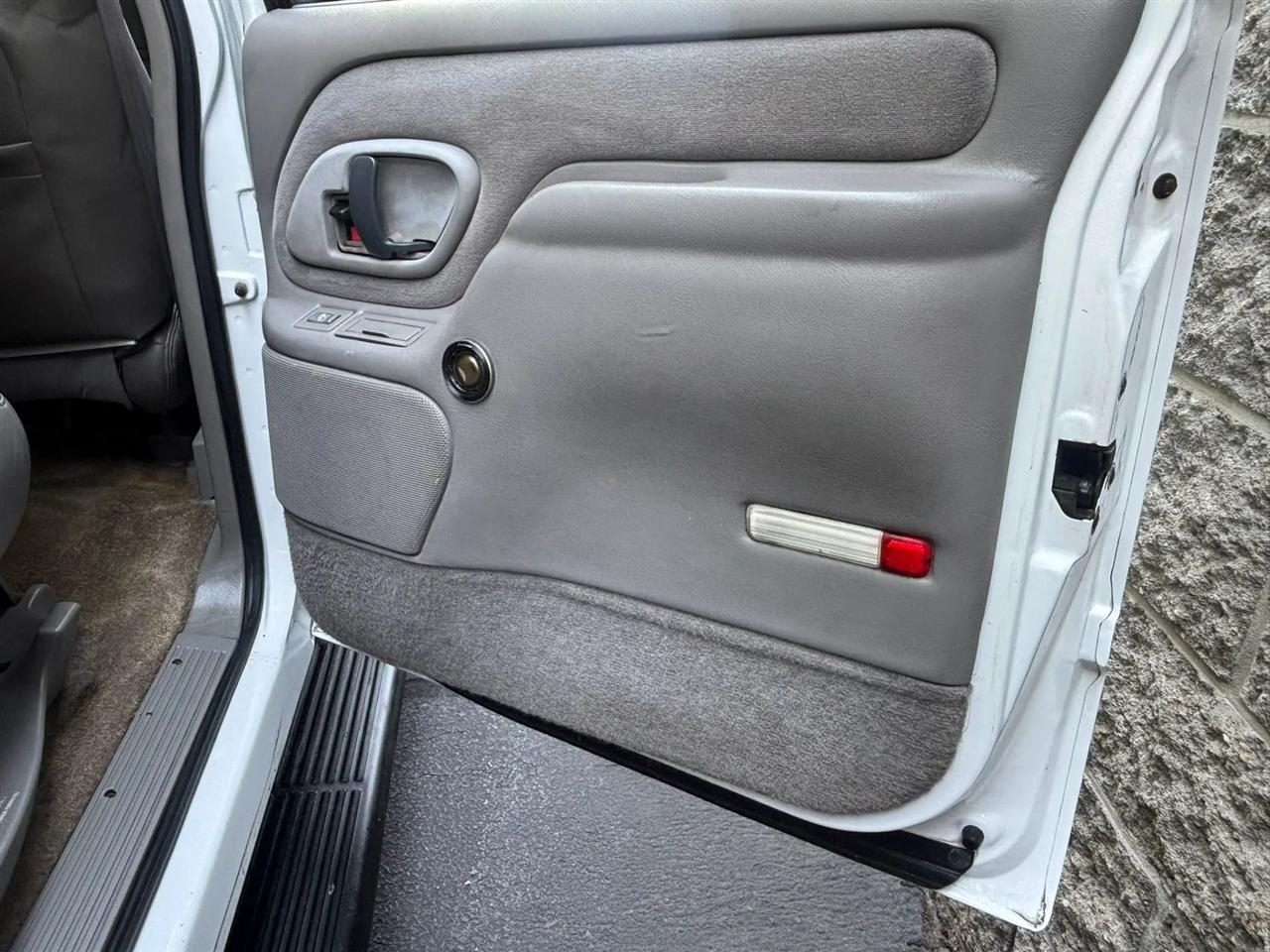 Chevrolet Suburban C1500 2WD 1999
