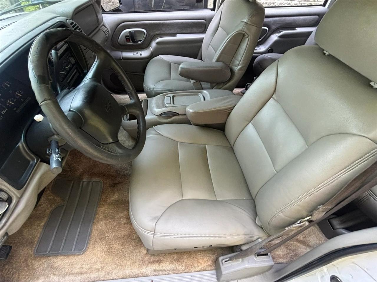 Chevrolet Suburban C1500 2WD 1999