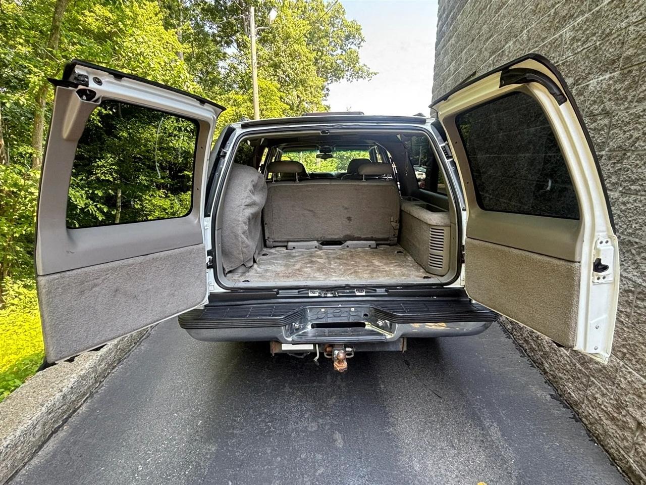 Chevrolet Suburban C1500 2WD 1999