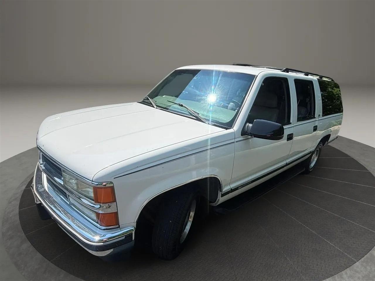 Chevrolet Suburban C1500 2WD 1999