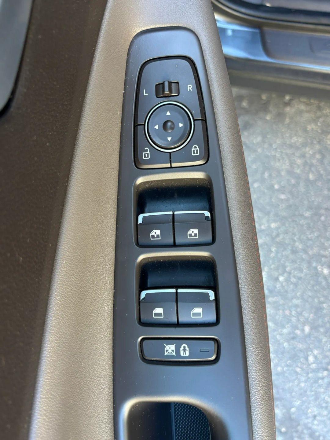 Hyundai Santa Fe SEL 2.0T AWD w/Convenience and Premium Packages 2020