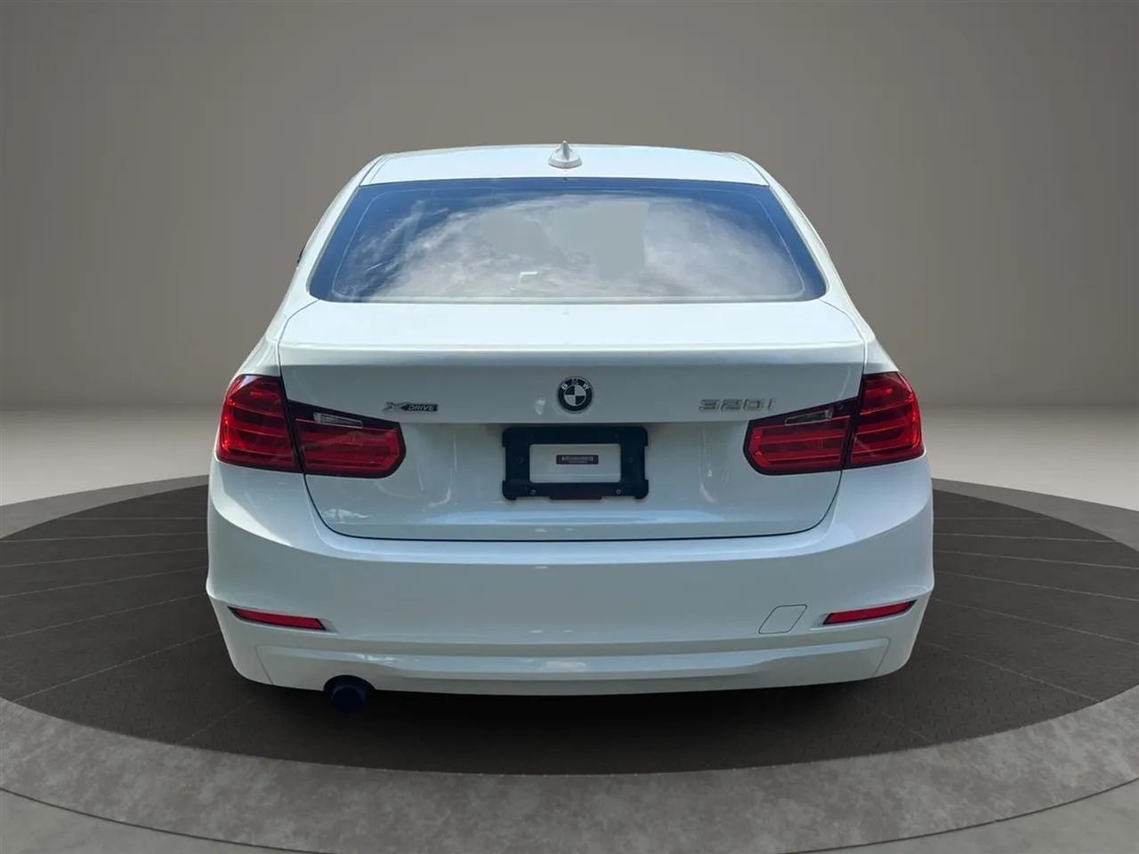 BMW 3-Series 320i xDrive 2015