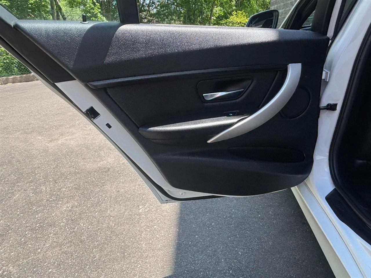 BMW 3-Series 320i xDrive 2015