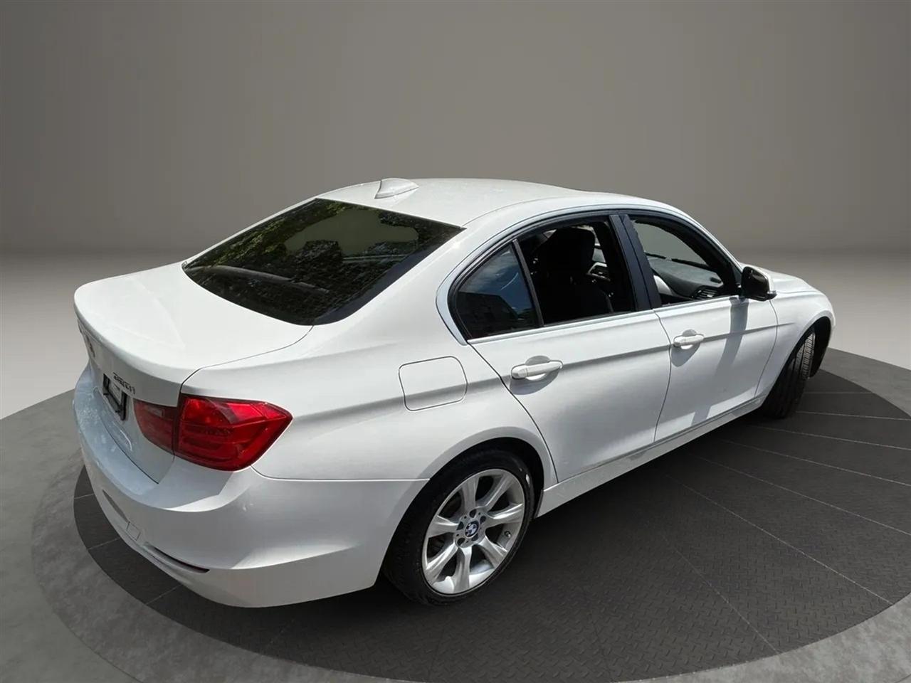 BMW 3-Series 320i xDrive 2015