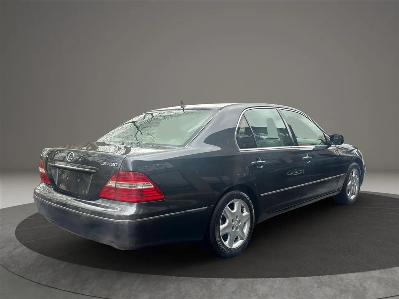 Lexus LS 430 Sedan 2004