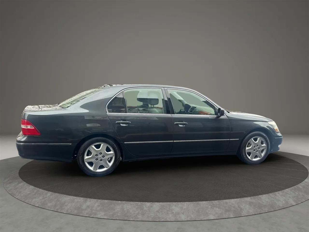 Lexus LS 430 Sedan 2004