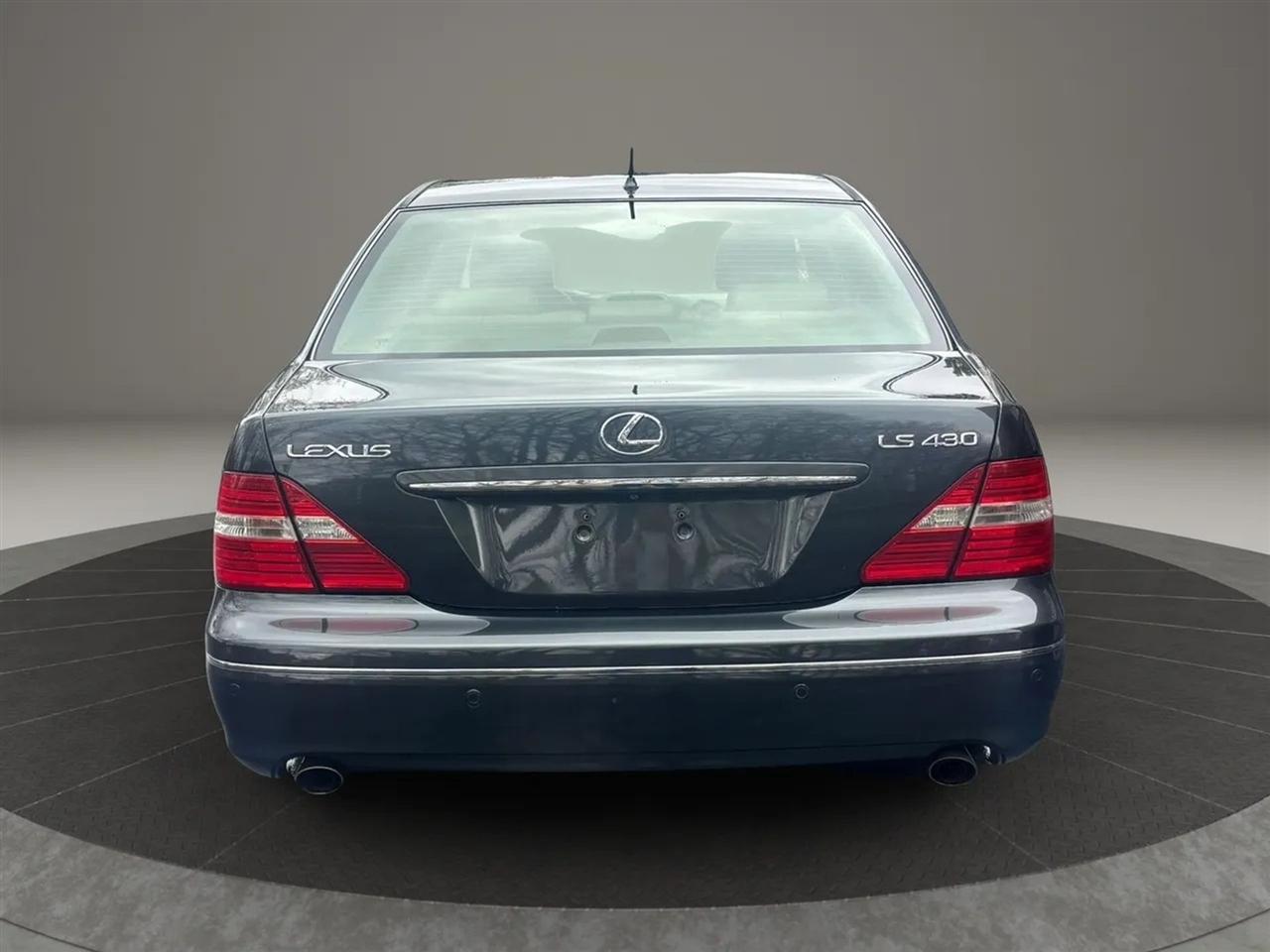 Lexus LS 430 Sedan 2004