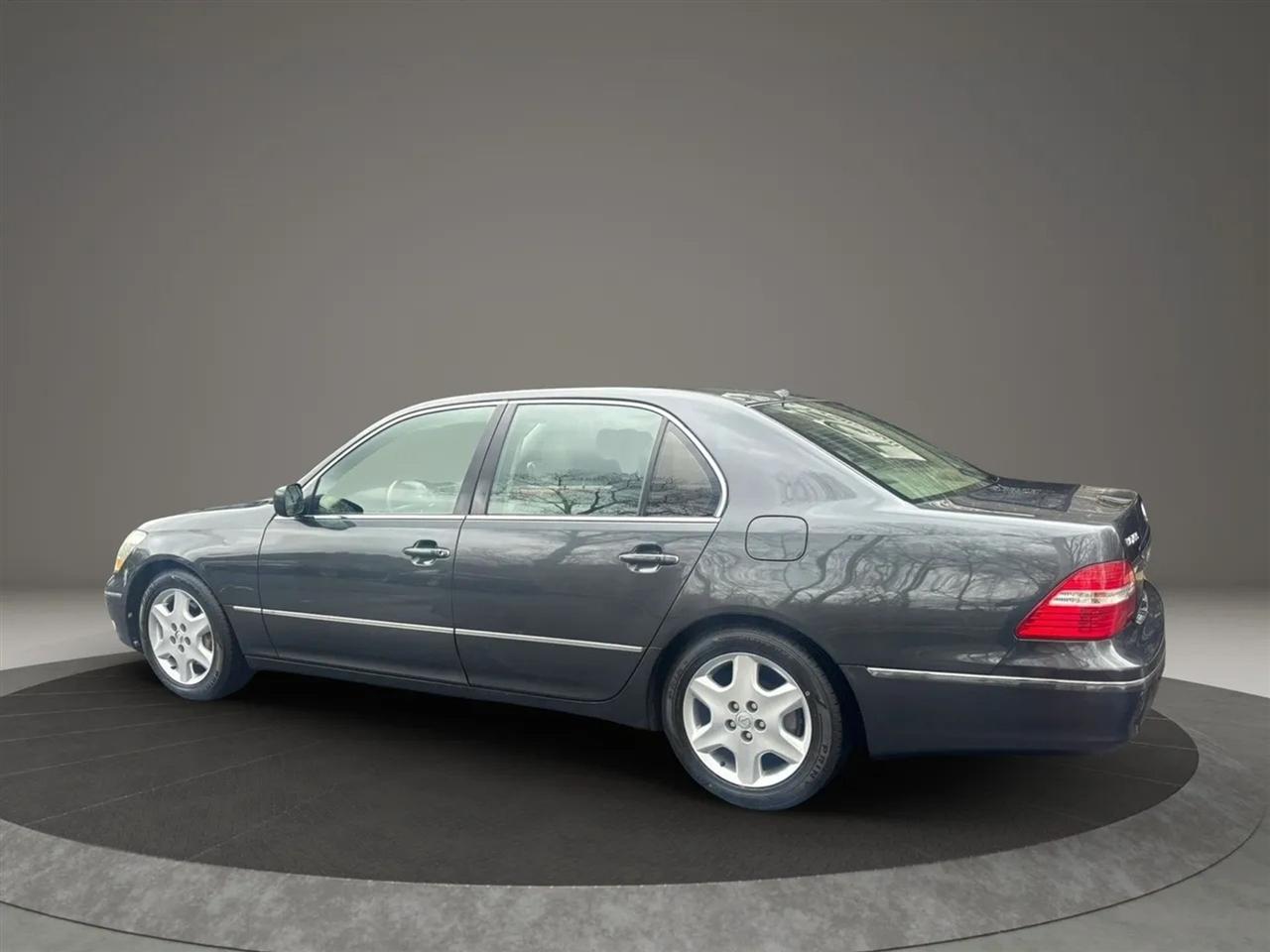 Lexus LS 430 Sedan 2004