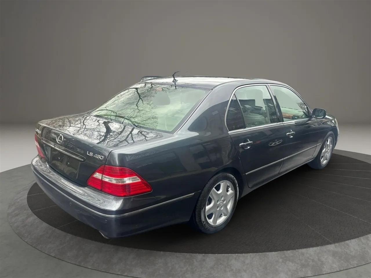 Lexus LS 430 Sedan 2004