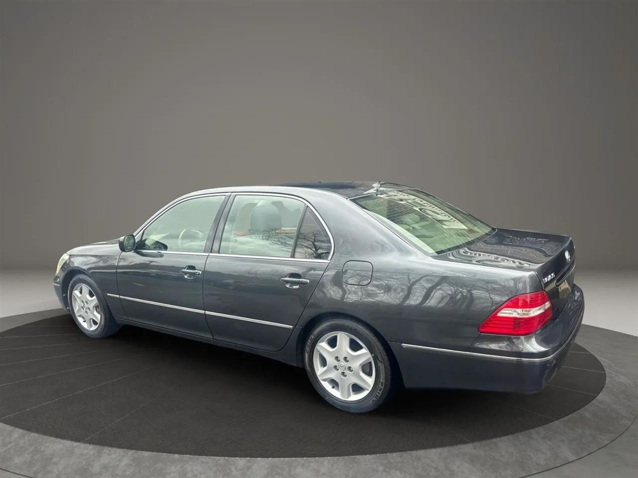 Lexus LS 430 Sedan 2004