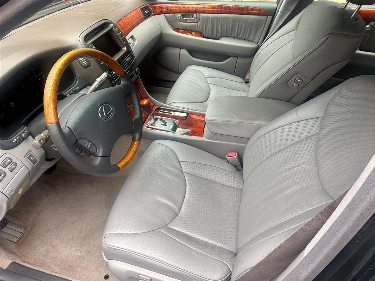 Lexus LS 430 Sedan 2004