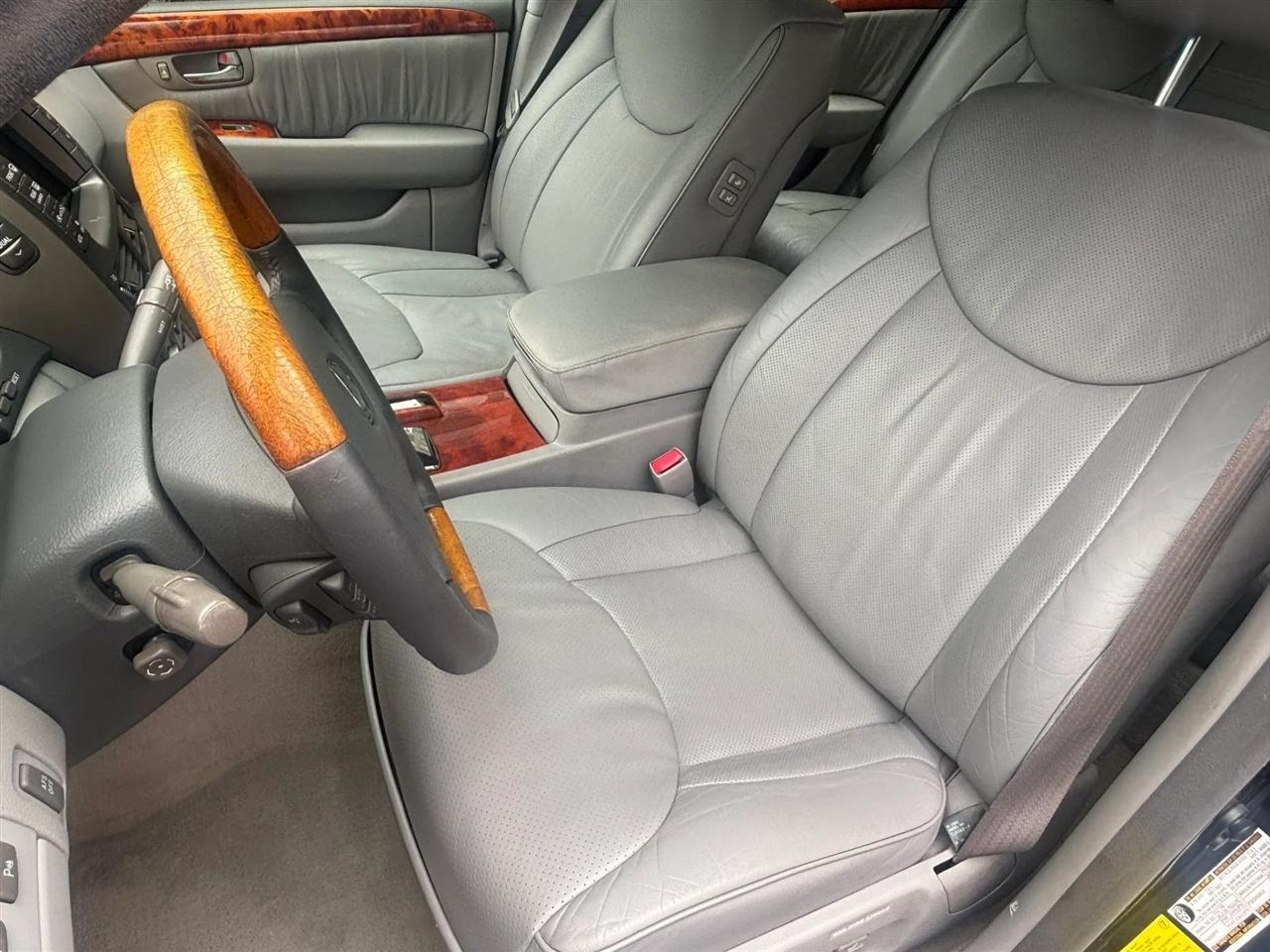 Lexus LS 430 Sedan 2004