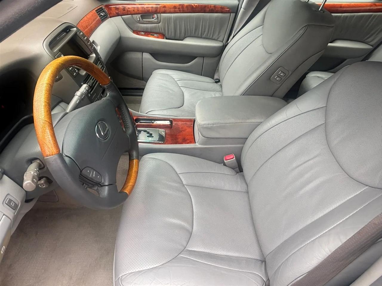 Lexus LS 430 Sedan 2004