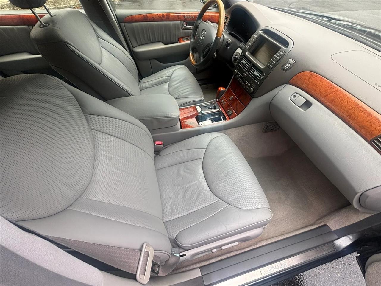 Lexus LS 430 Sedan 2004