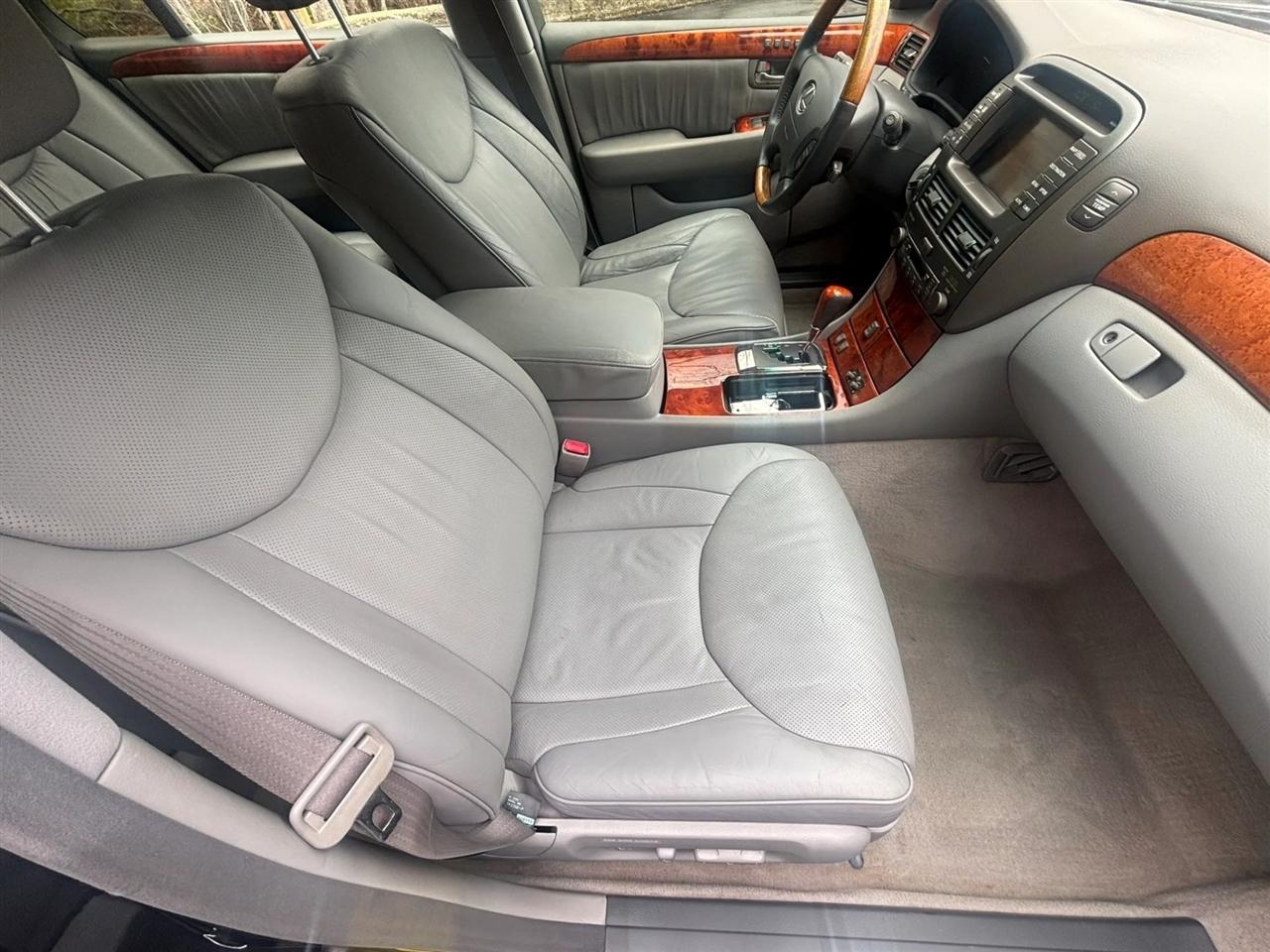 Lexus LS 430 Sedan 2004