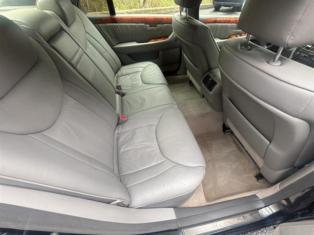 Lexus LS 430 Sedan 2004