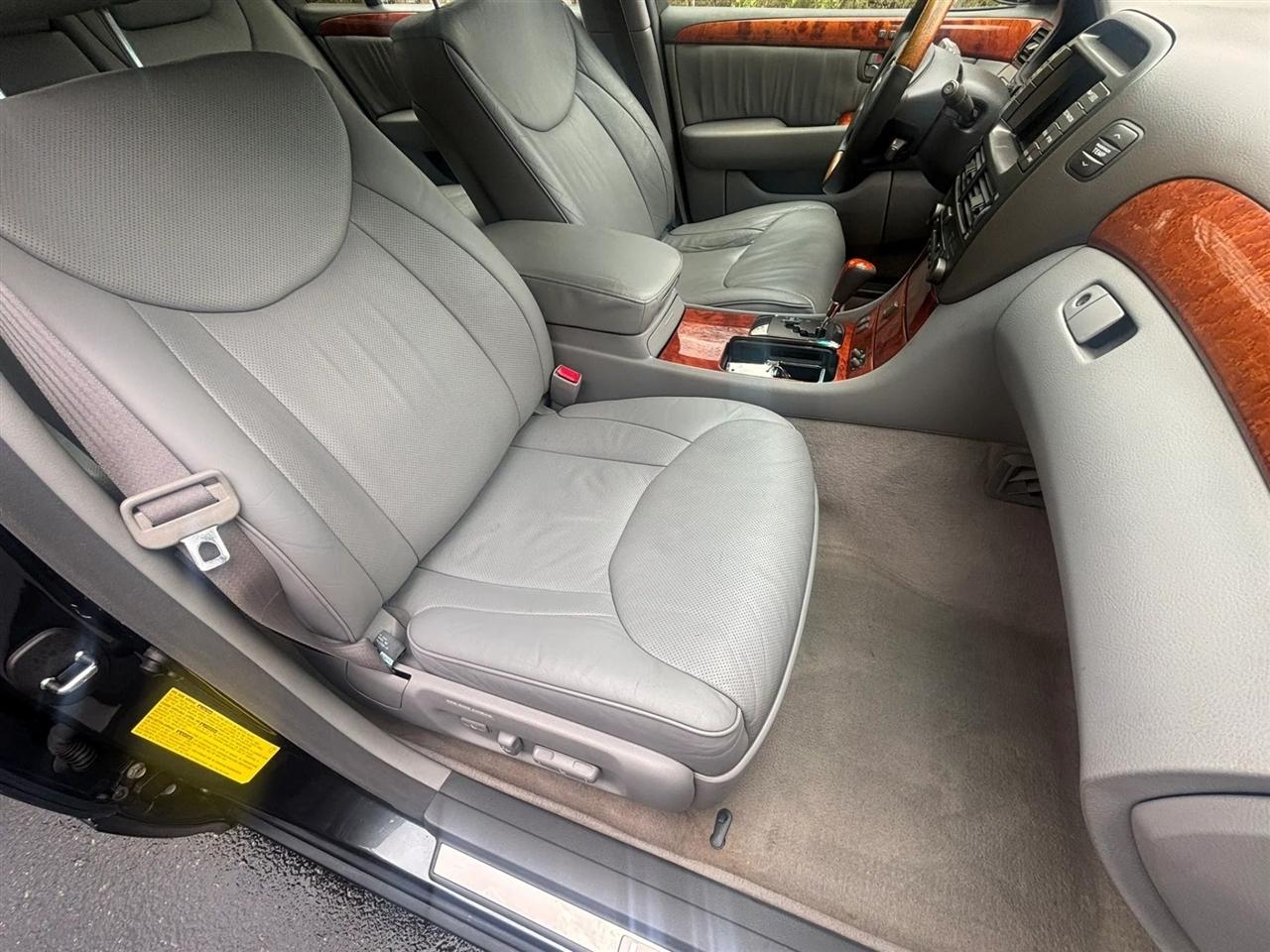 Lexus LS 430 Sedan 2004