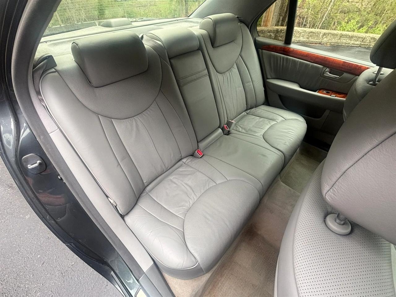 Lexus LS 430 Sedan 2004