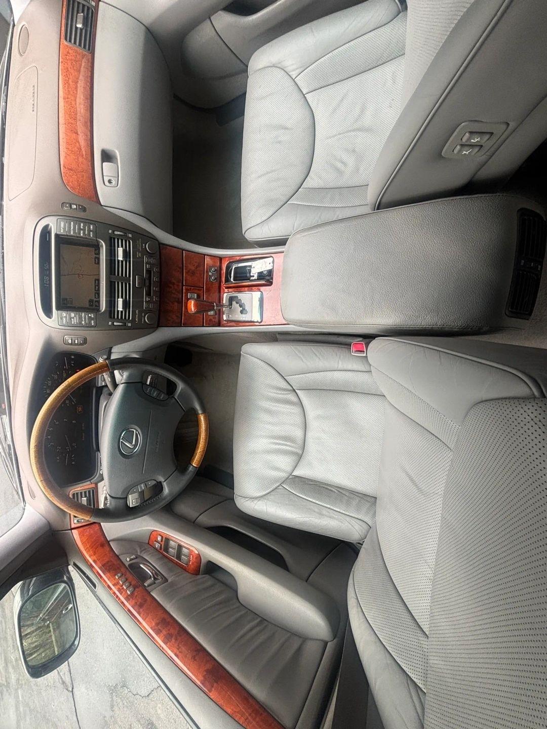 Lexus LS 430 Sedan 2004