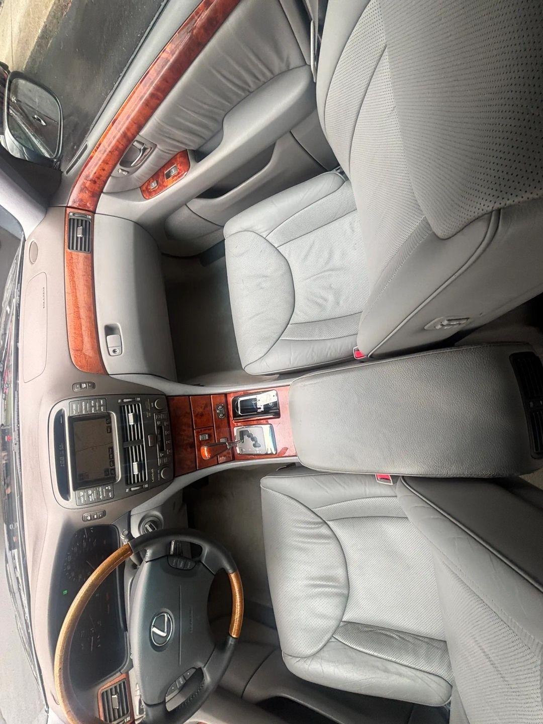 Lexus LS 430 Sedan 2004