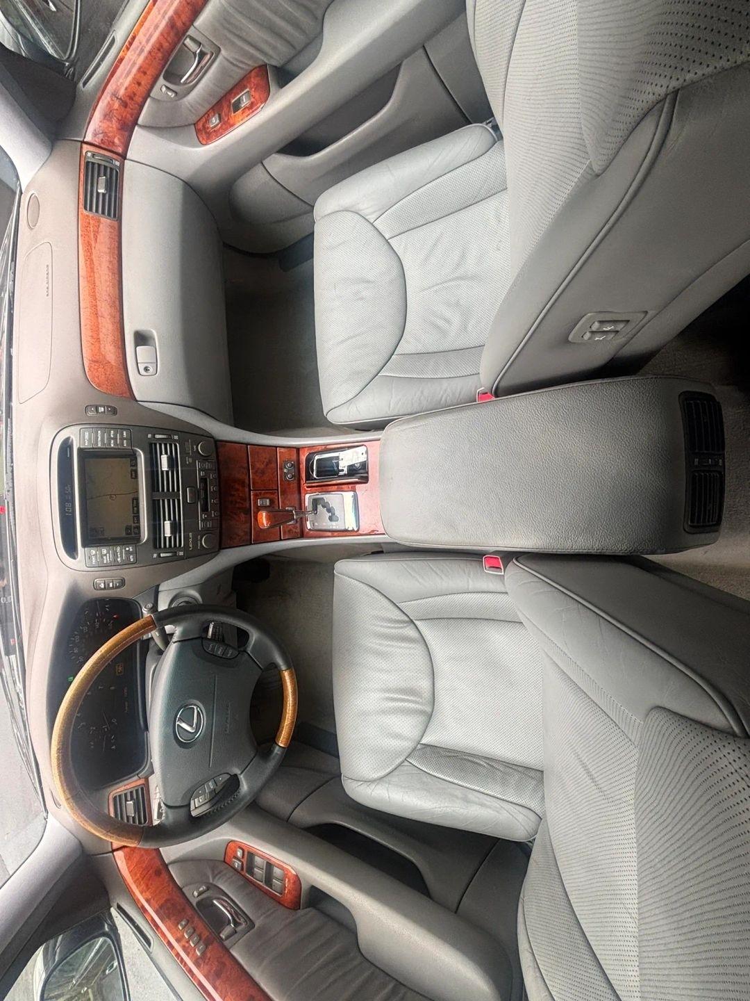 Lexus LS 430 Sedan 2004