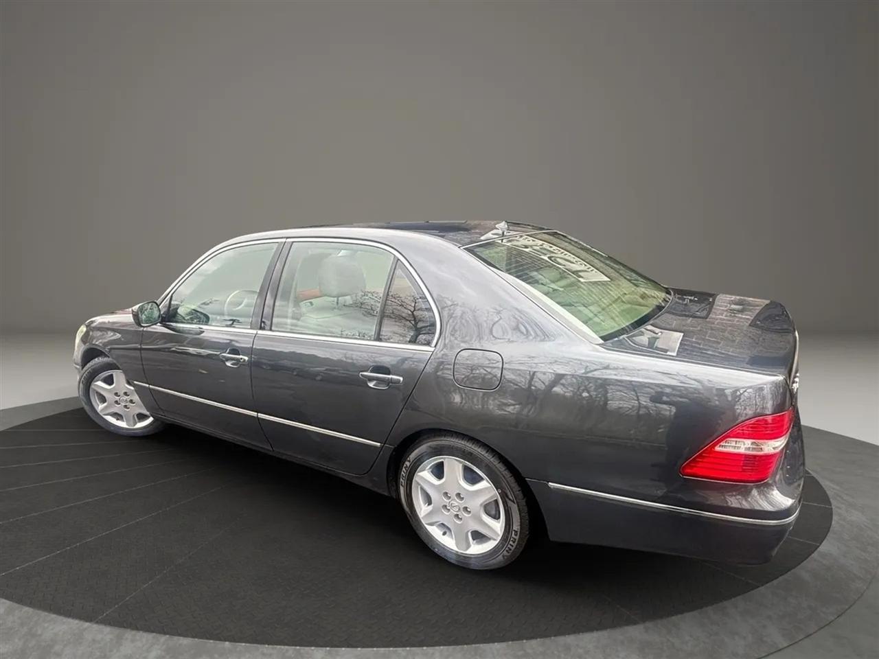 Lexus LS 430 Sedan 2004