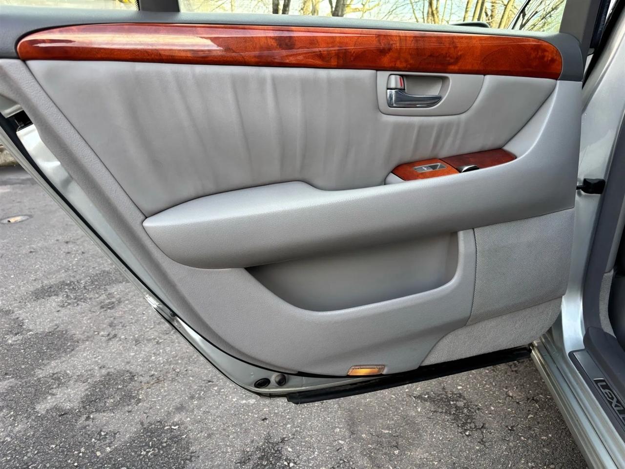 Lexus LS 430 Sedan 2003