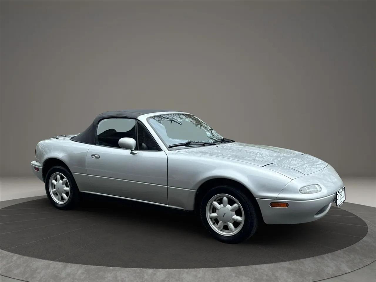 Mazda MX-5 Miata Base 1990