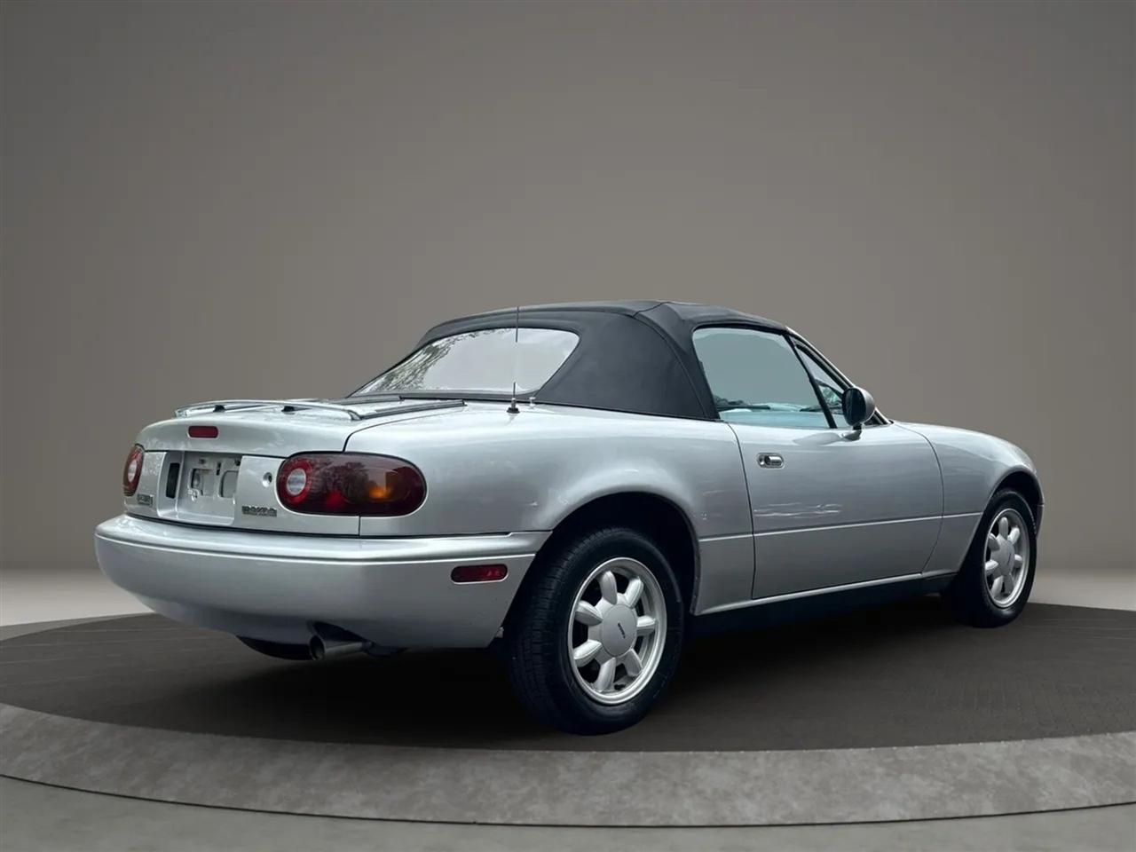 Mazda MX-5 Miata Base 1990