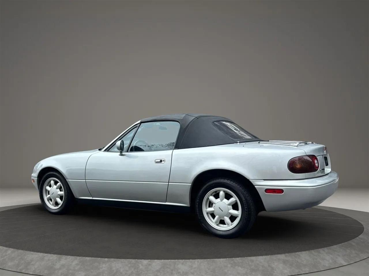 Mazda MX-5 Miata Base 1990