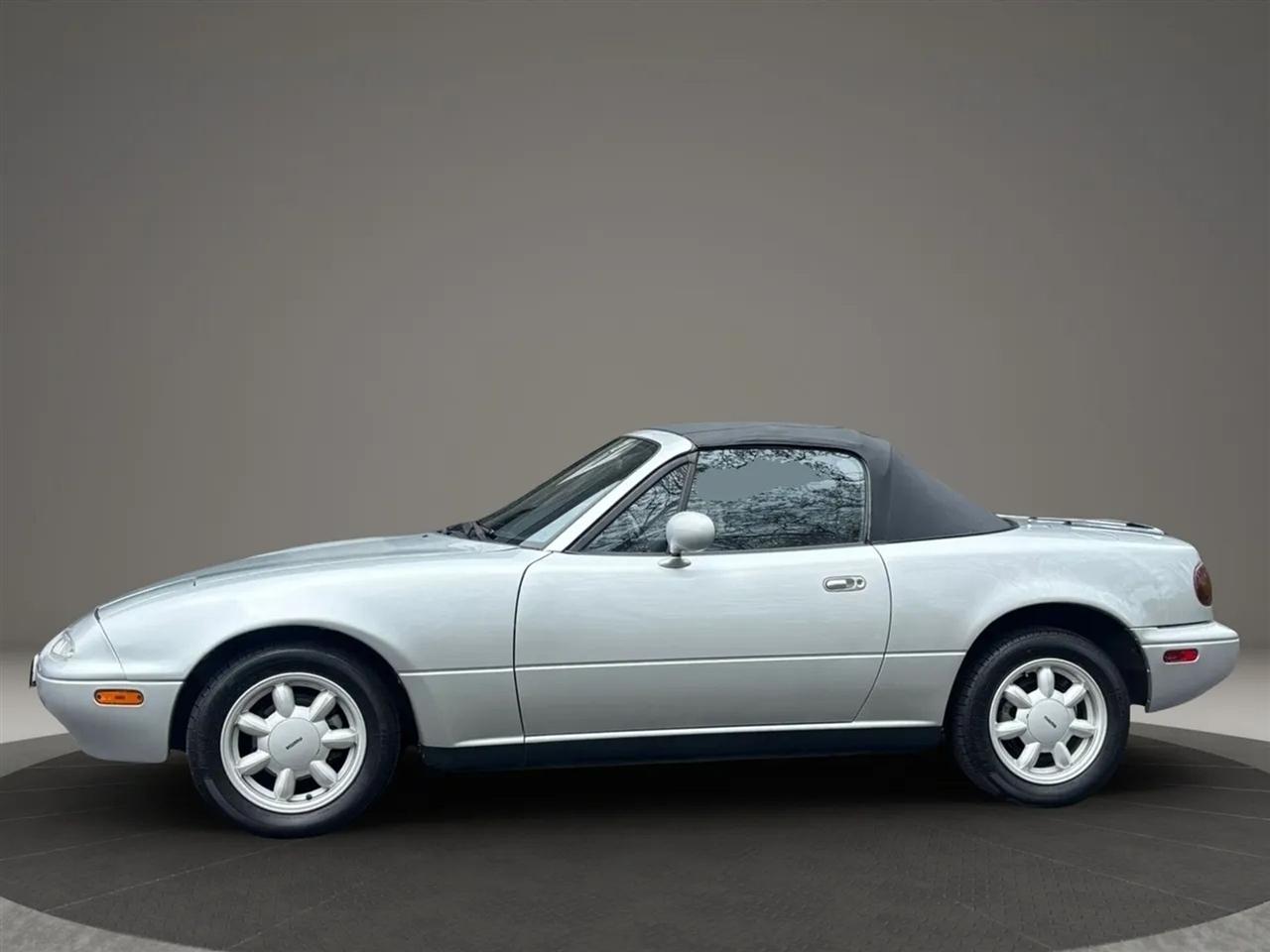 Mazda MX-5 Miata Base 1990