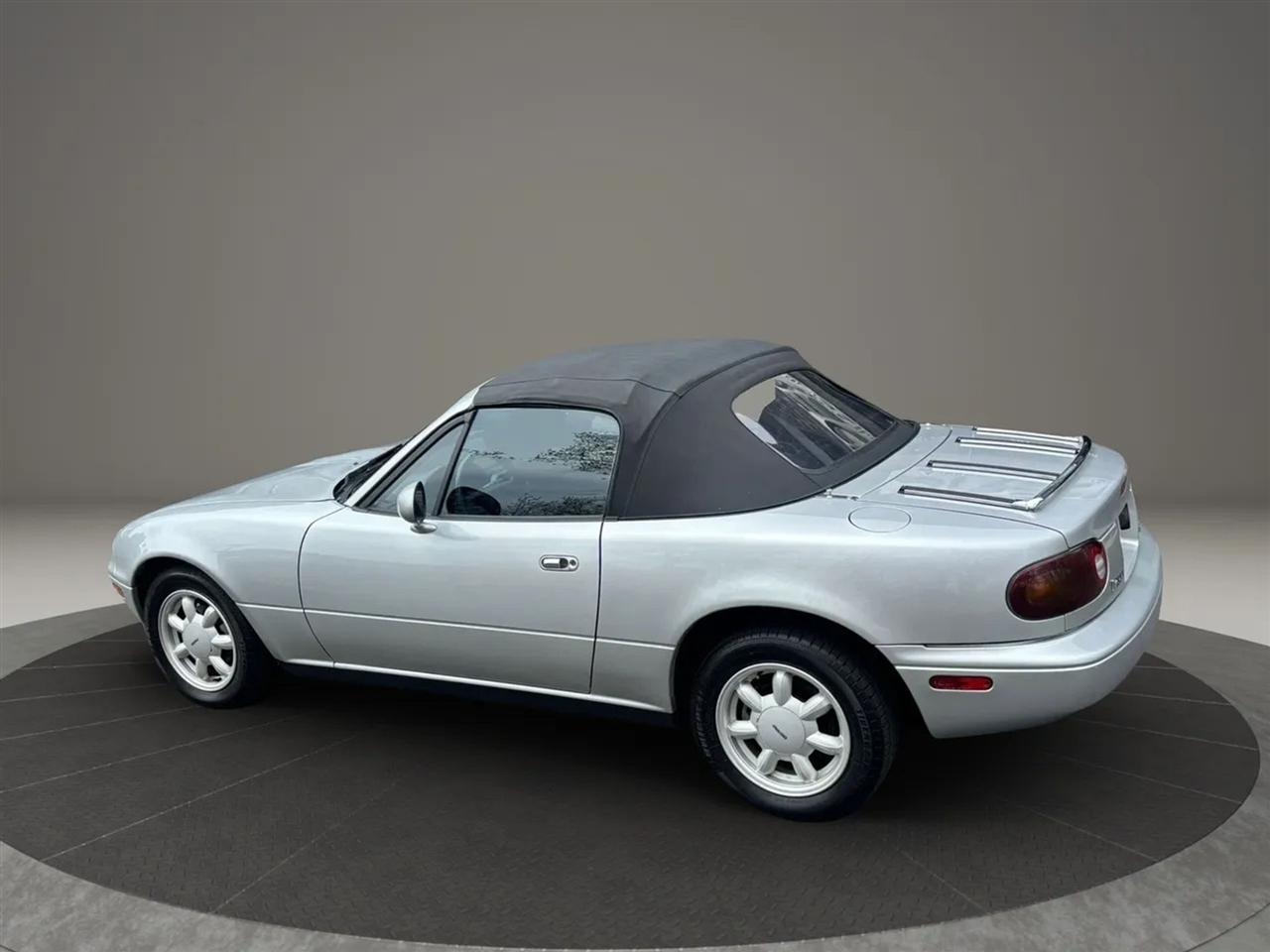 Mazda MX-5 Miata Base 1990