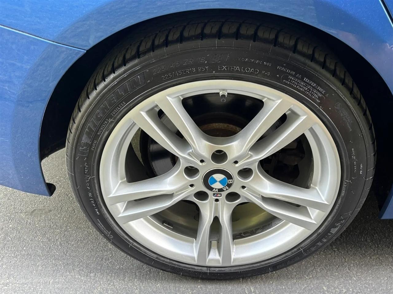 BMW 3-Series 330i xDrive SULEV Sedan 2017