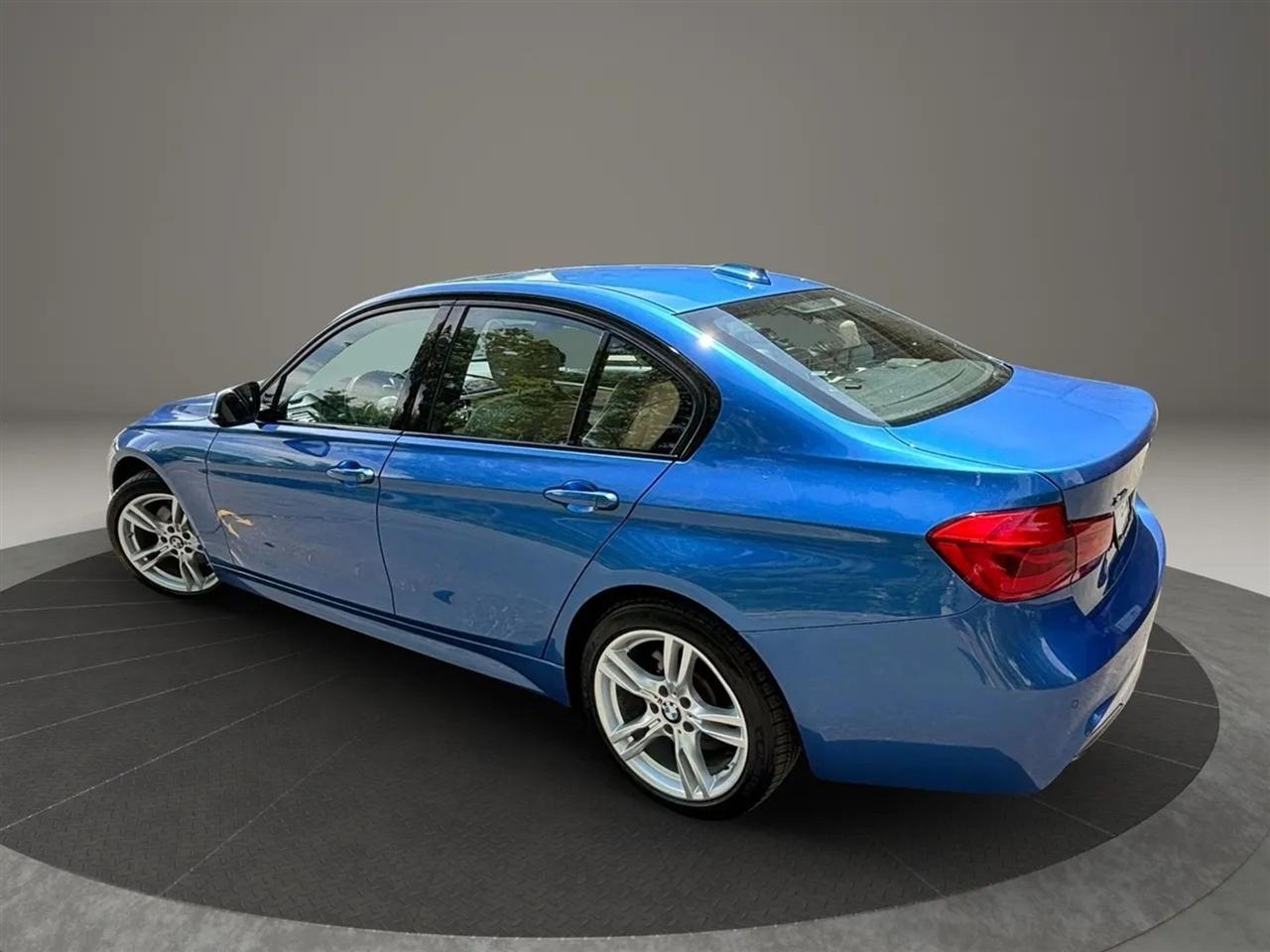 BMW 3-Series 330i xDrive SULEV Sedan 2017