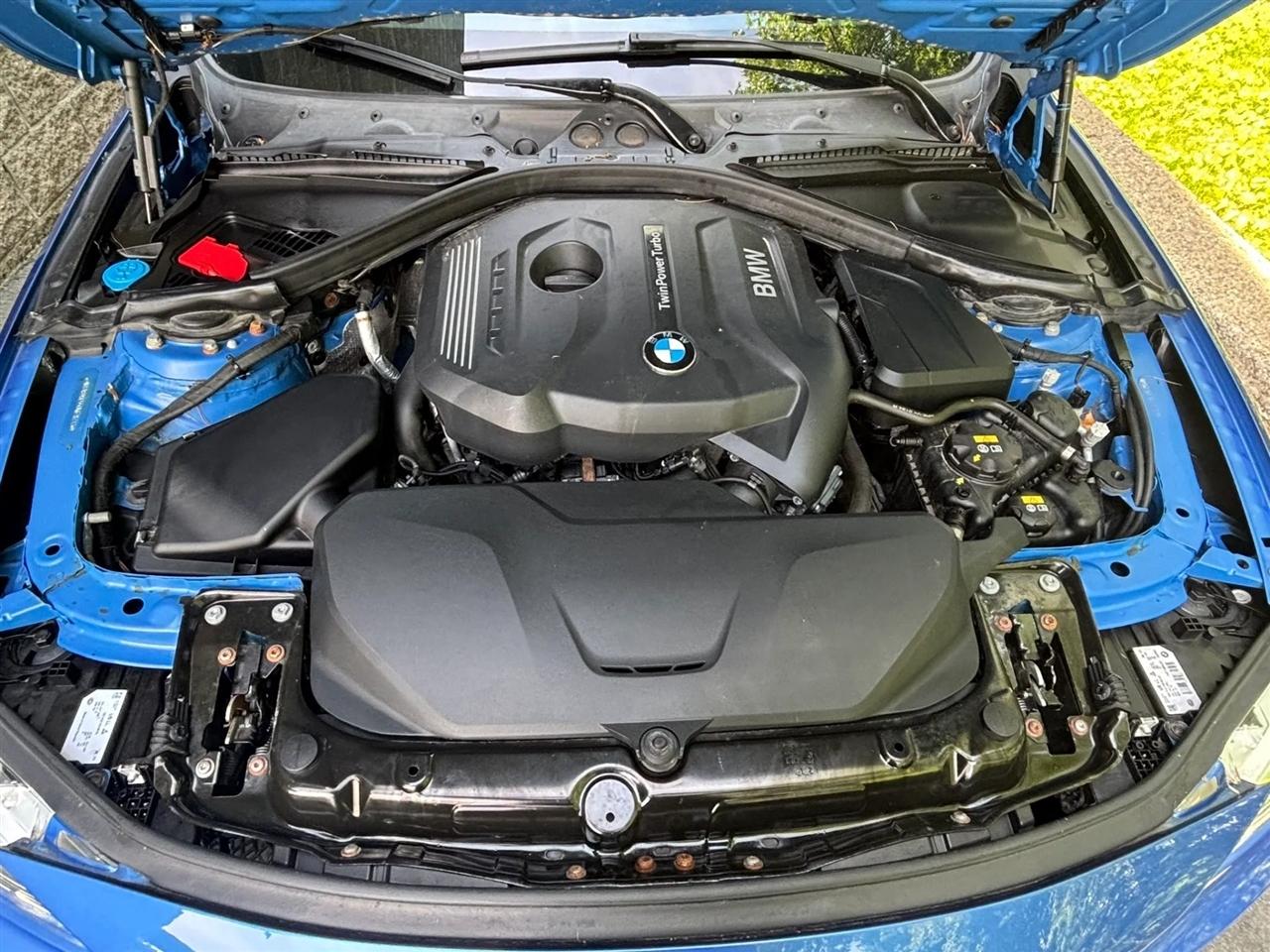 BMW 3-Series 330i xDrive SULEV Sedan 2017