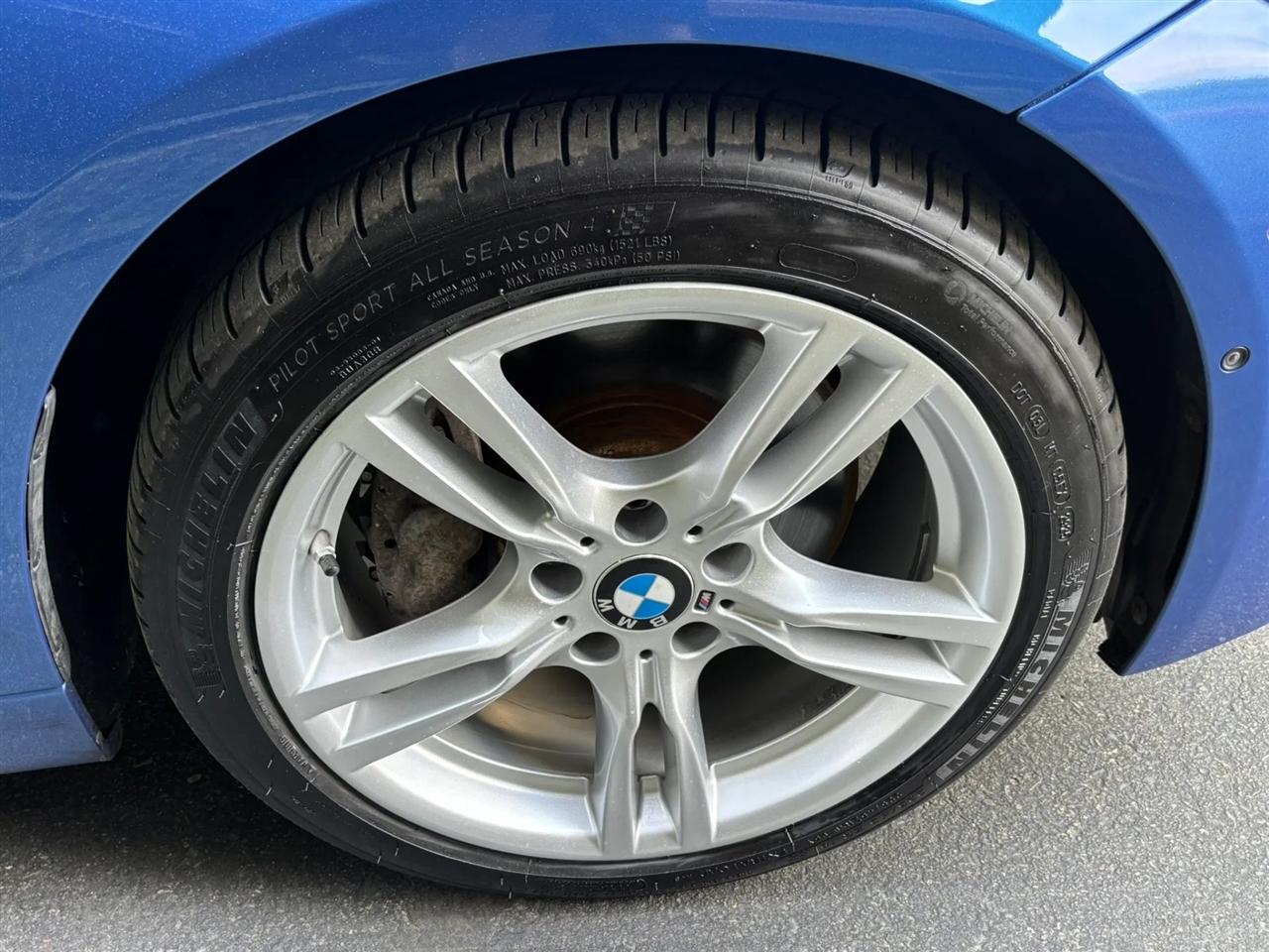 BMW 3-Series 330i xDrive SULEV Sedan 2017