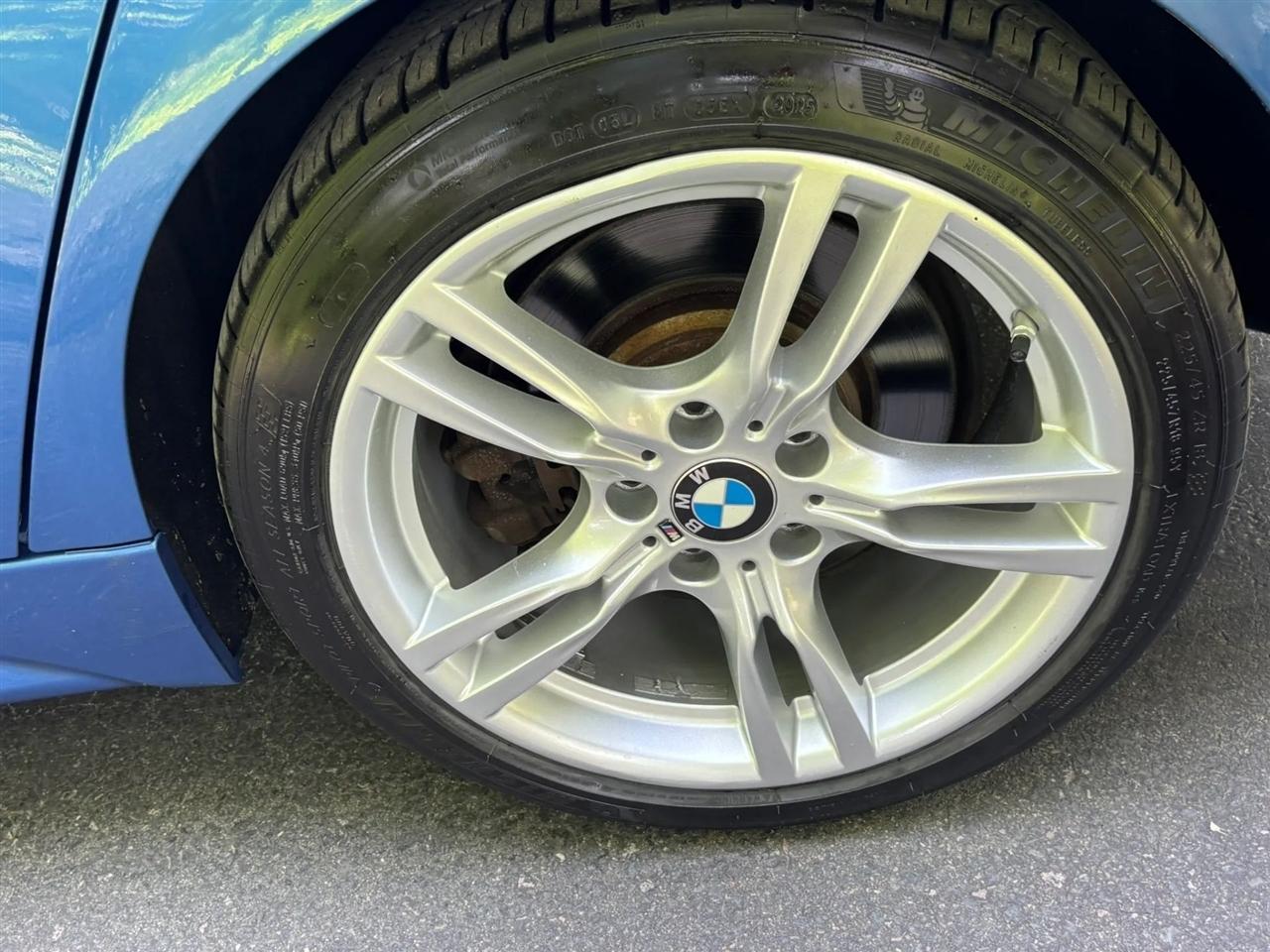 BMW 3-Series 330i xDrive SULEV Sedan 2017