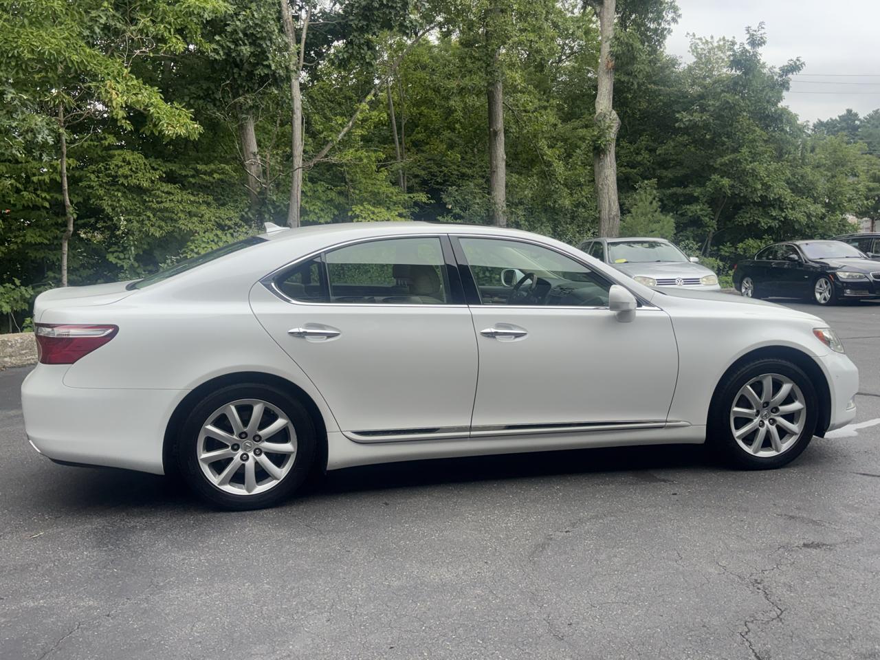 Lexus LS 460 Luxury Sedan AWD 2009
