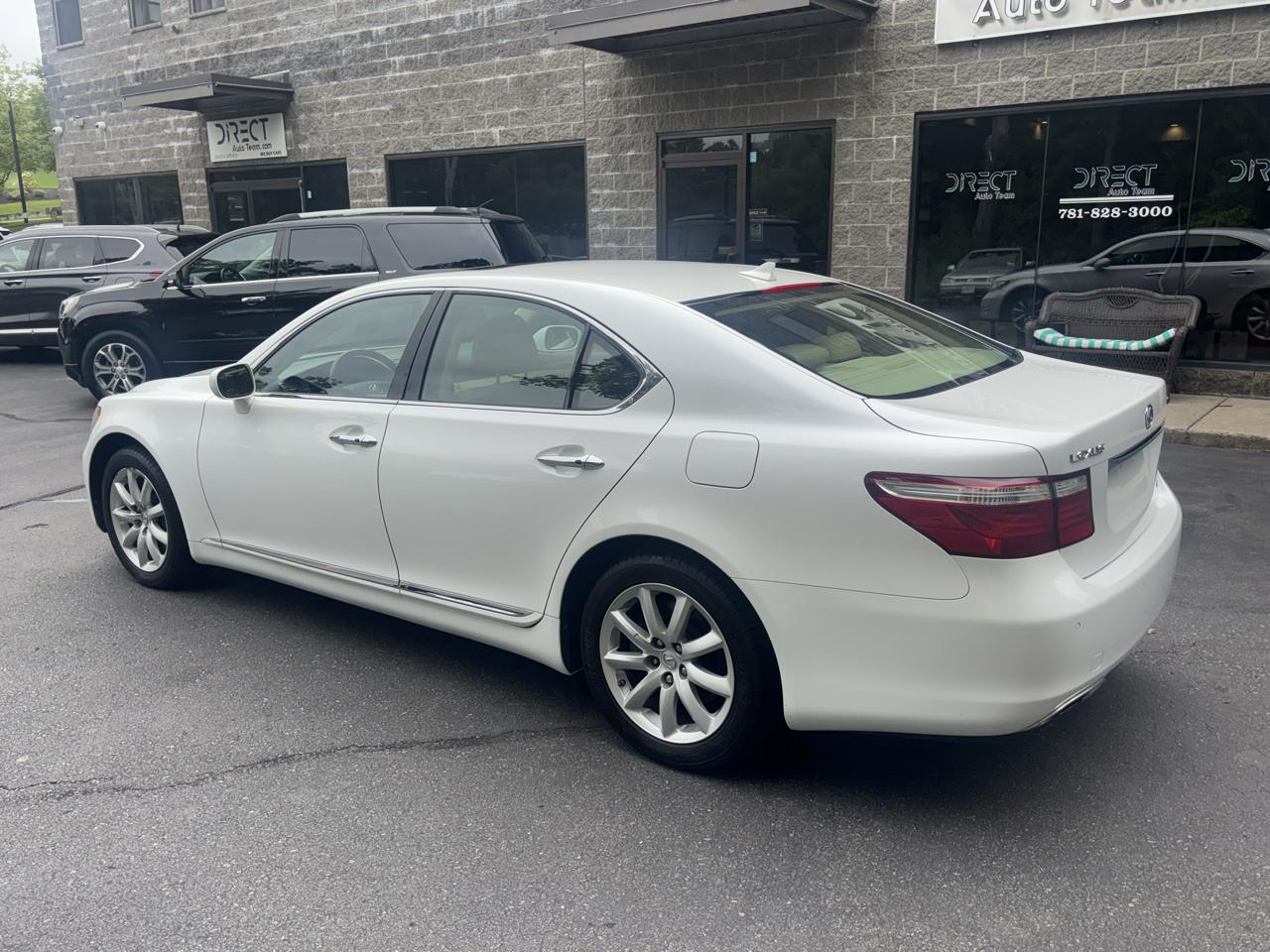 Lexus LS 460 Luxury Sedan AWD 2009