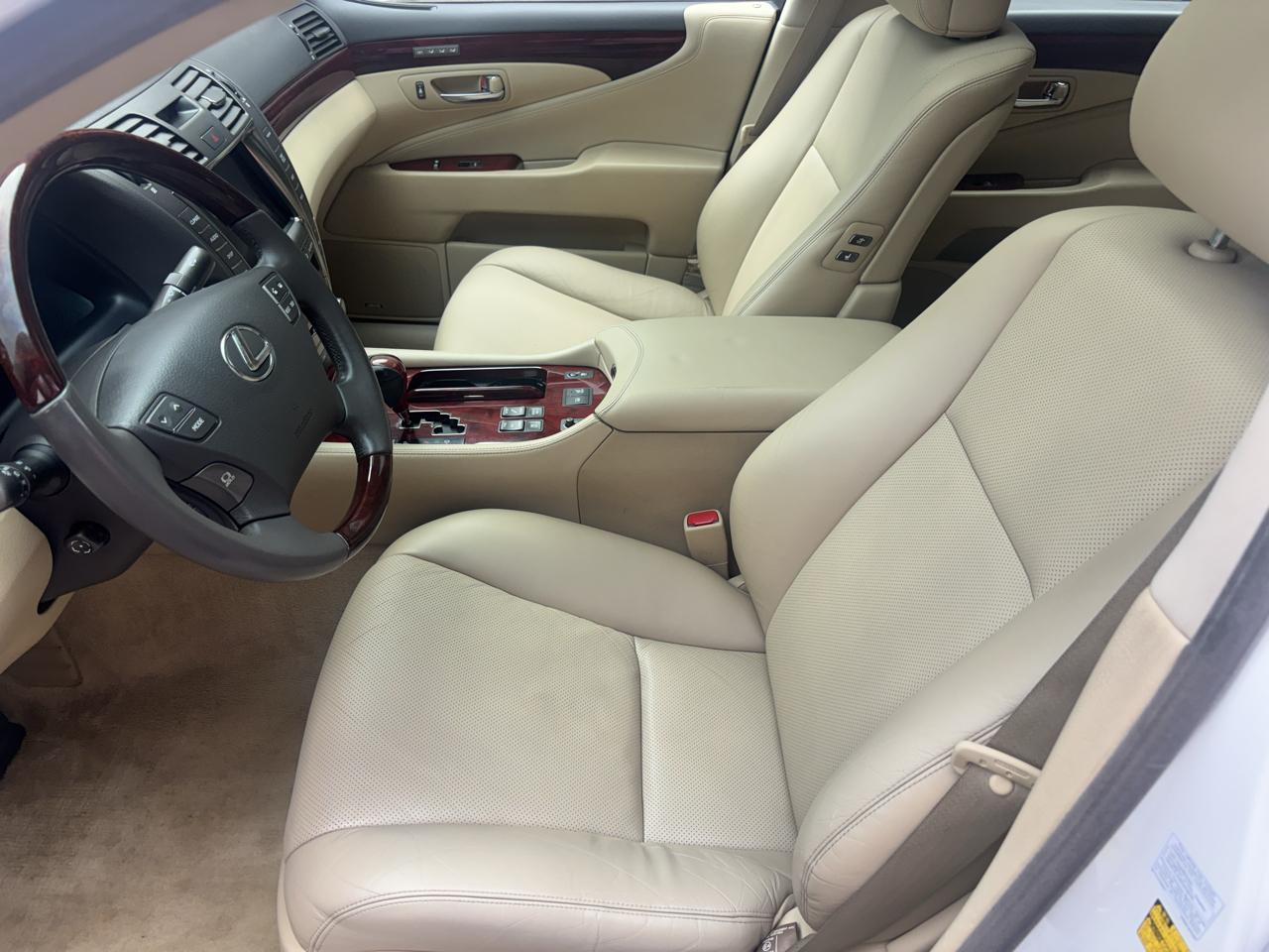 Lexus LS 460 Luxury Sedan AWD 2009