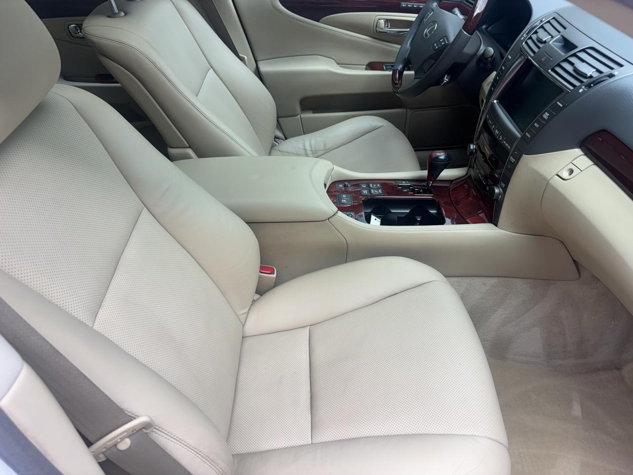 Lexus LS 460 Luxury Sedan AWD 2009