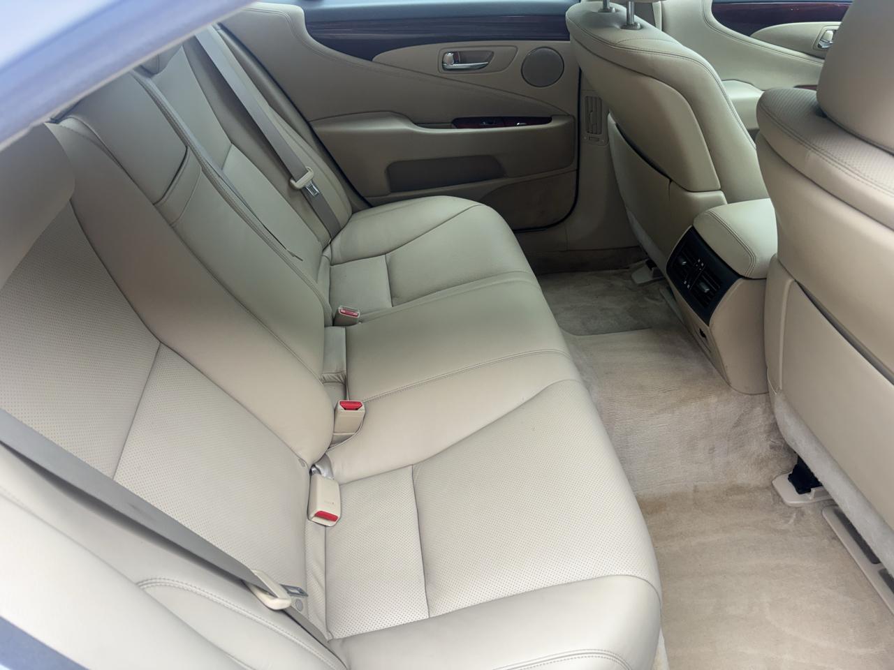 Lexus LS 460 Luxury Sedan AWD 2009