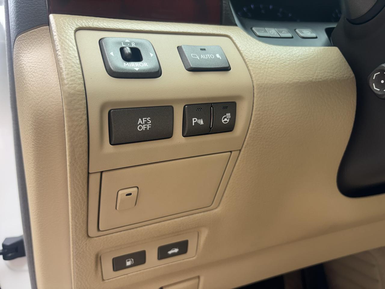 Lexus LS 460 Luxury Sedan AWD 2009