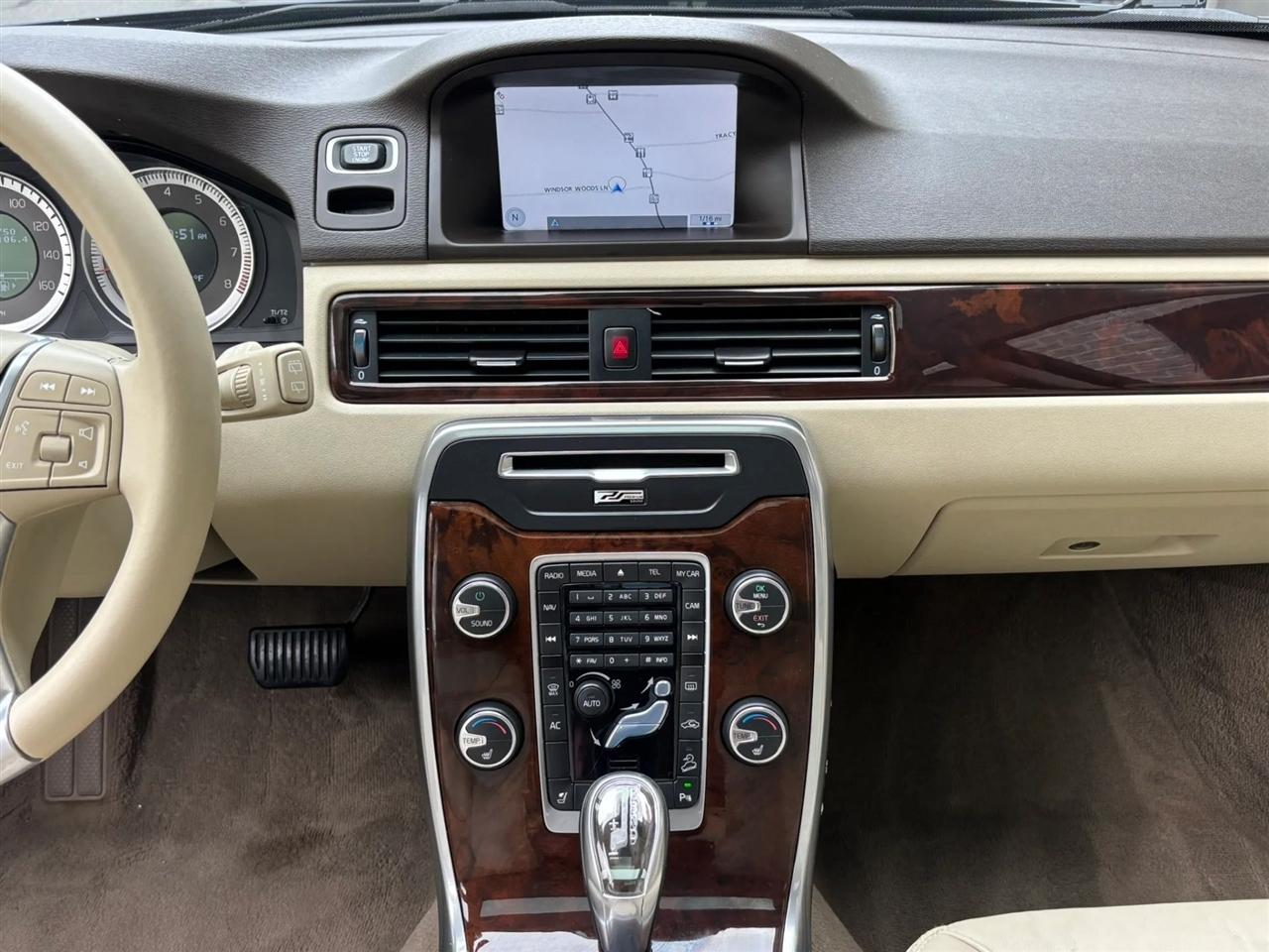 Volvo XC70 3.2 Premier 2013