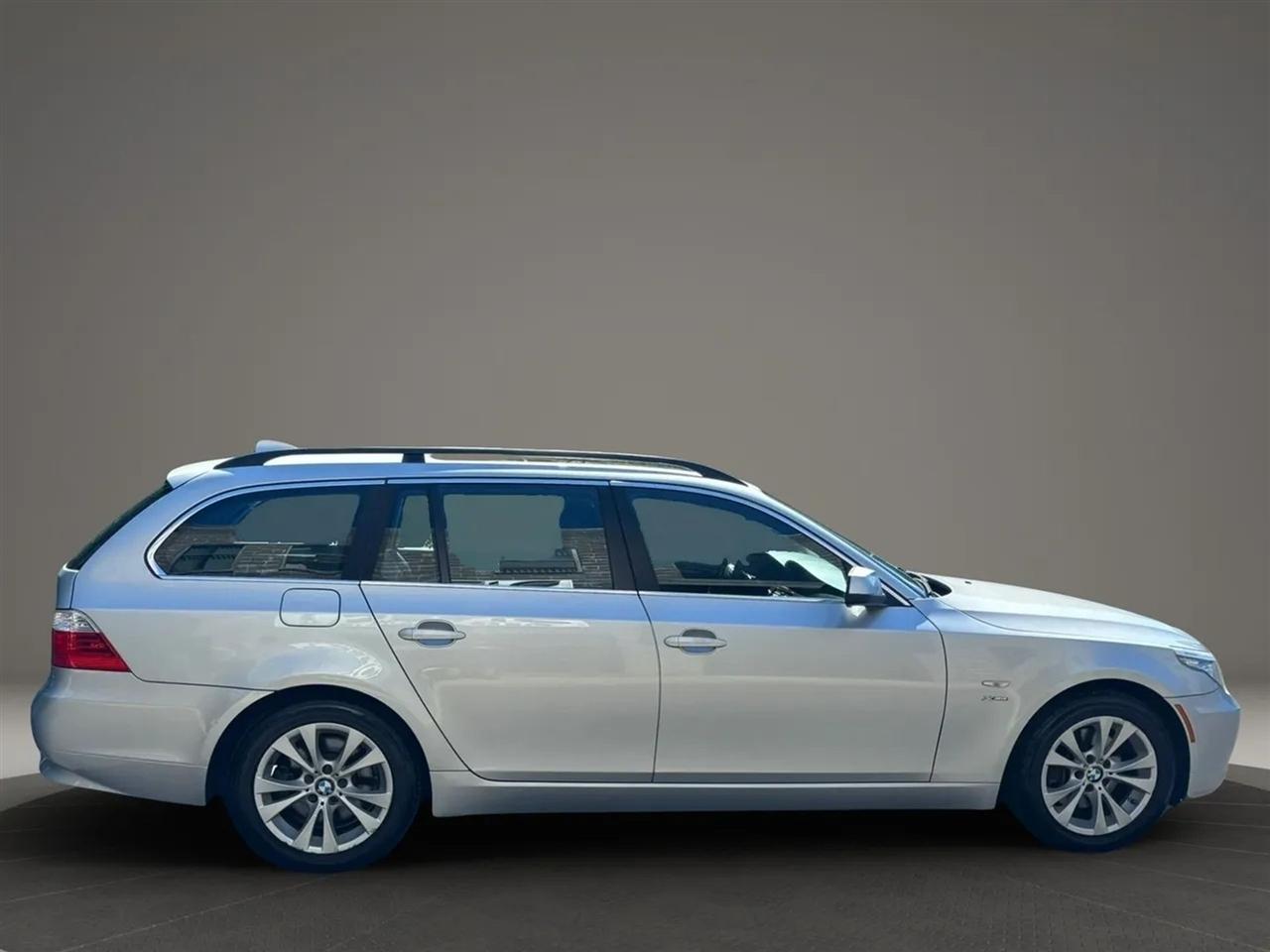 BMW 5-Series Sport Wagon 535xi 2010